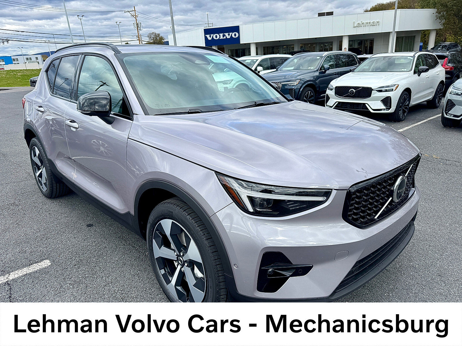 2026 VOLVO XC40