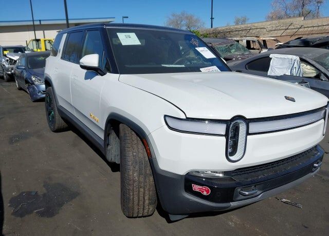 2023 RIVIAN R1S