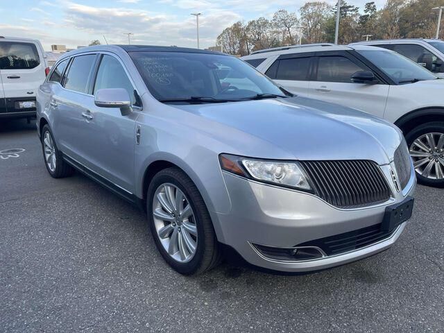 2016 LINCOLN MKT