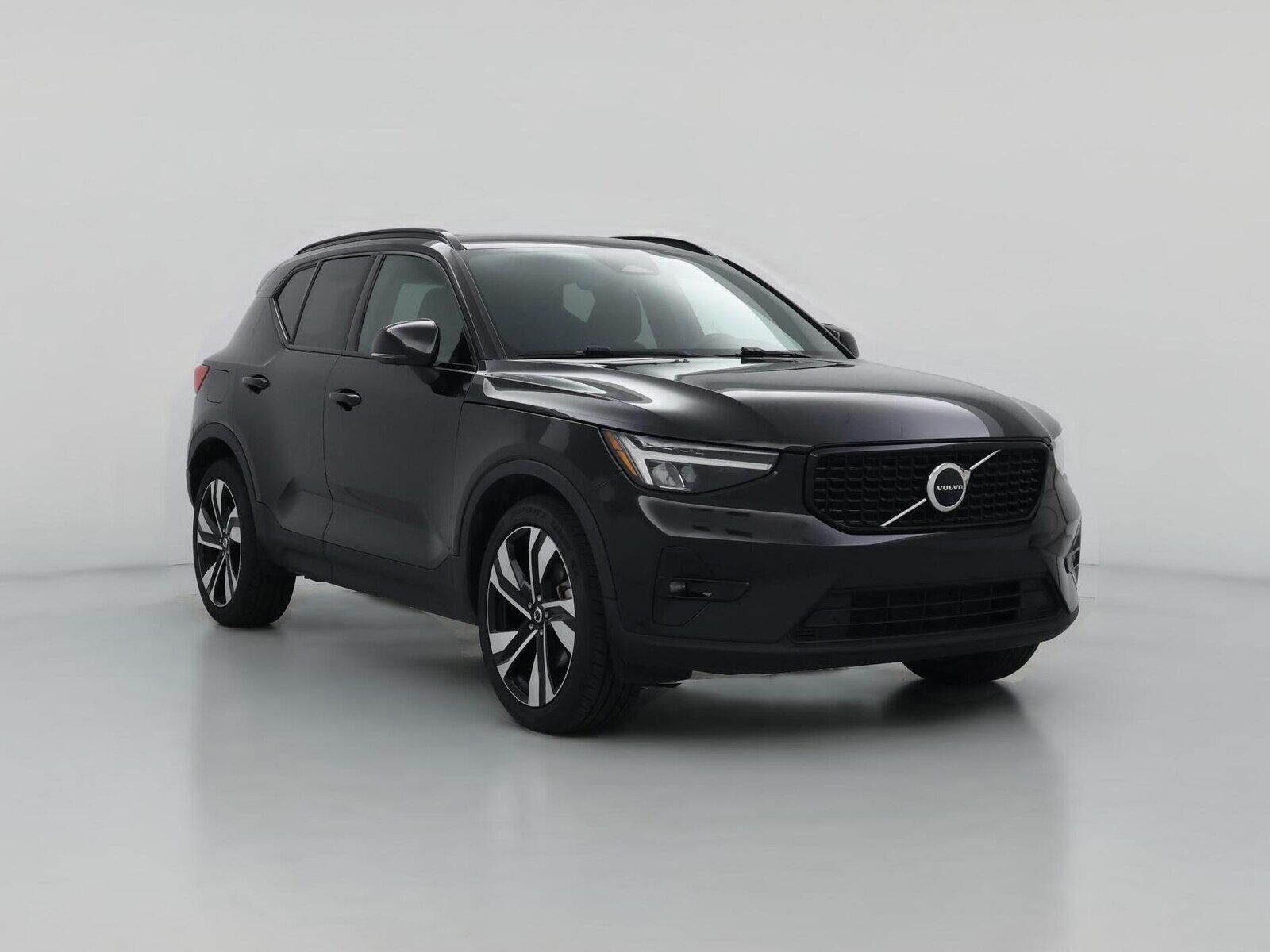 2023 VOLVO XC40