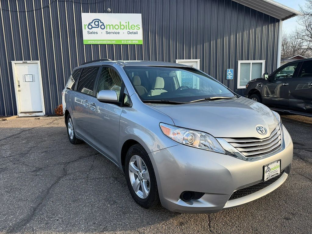 2015 TOYOTA Sienna