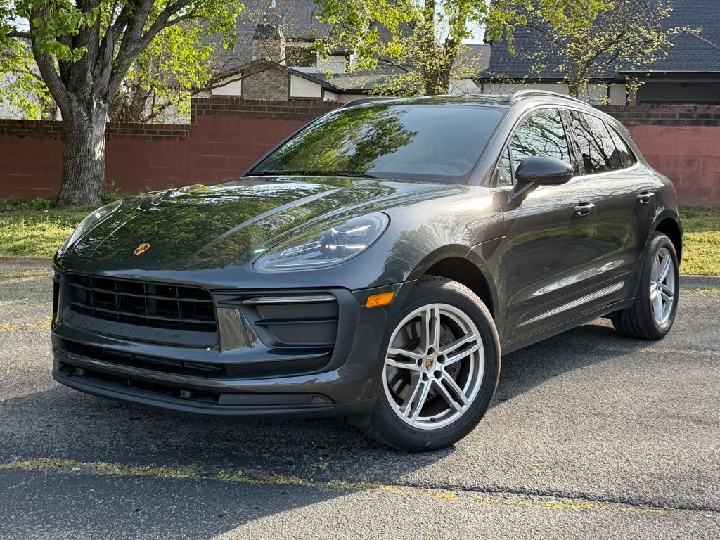 2022 PORSCHE Macan