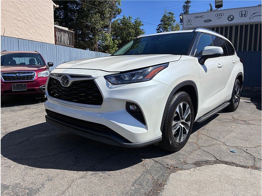 2020 TOYOTA Highlander