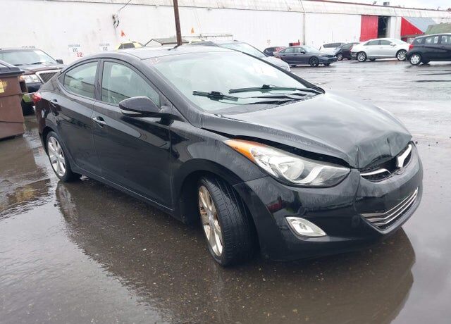 2012 HYUNDAI Elantra