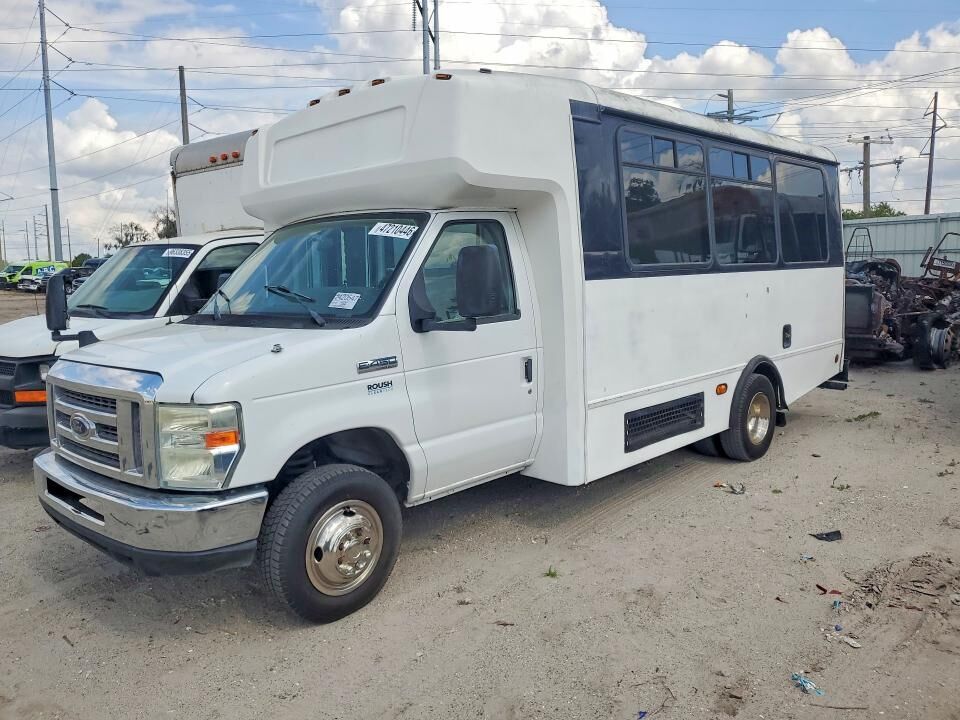 2015 FORD E-450