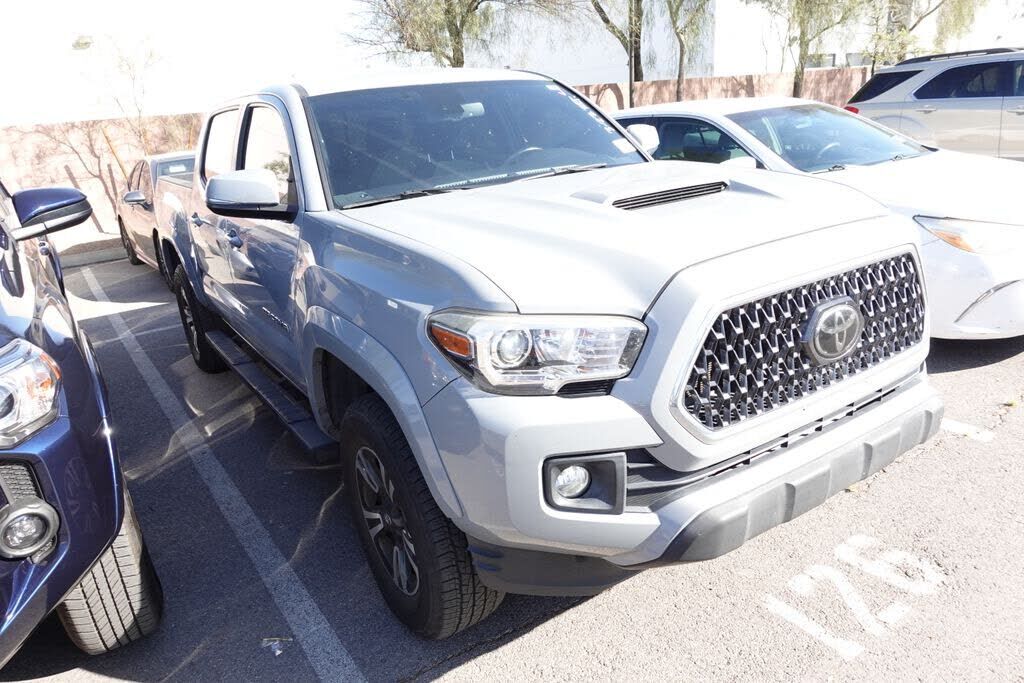 2018 TOYOTA Tacoma
