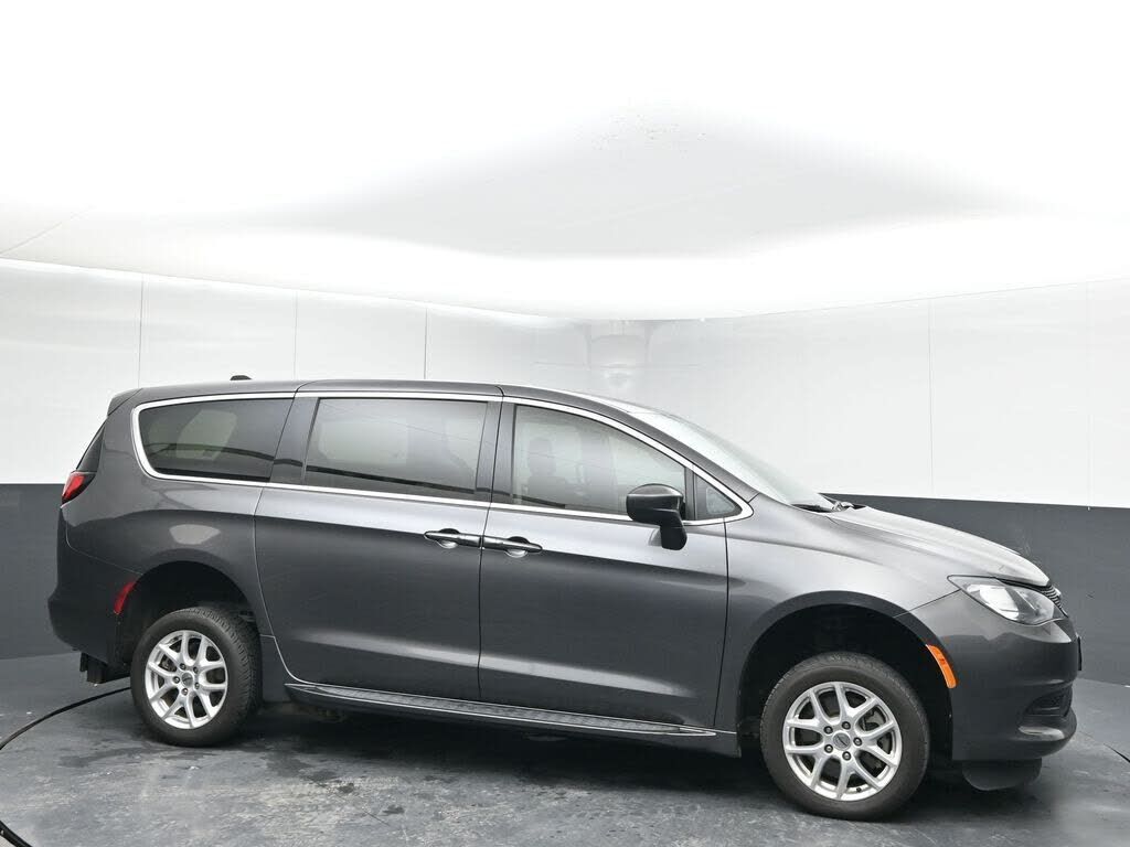 2022 CHRYSLER Pacifica