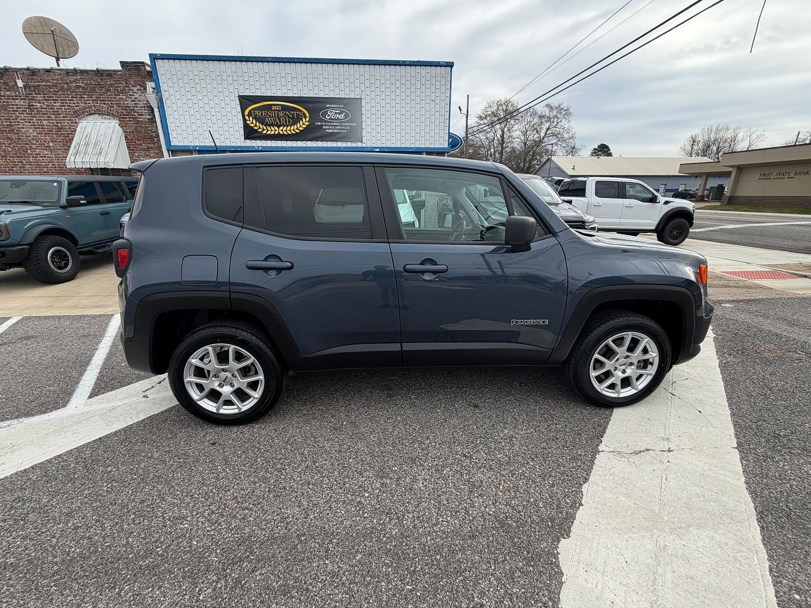 2023 JEEP Renegade
