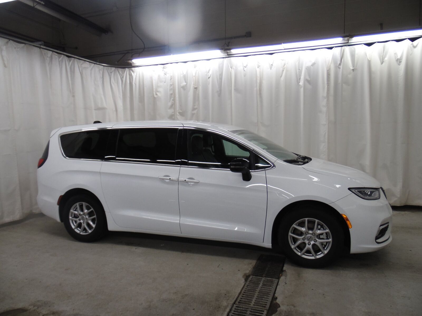 2025 CHRYSLER Pacifica