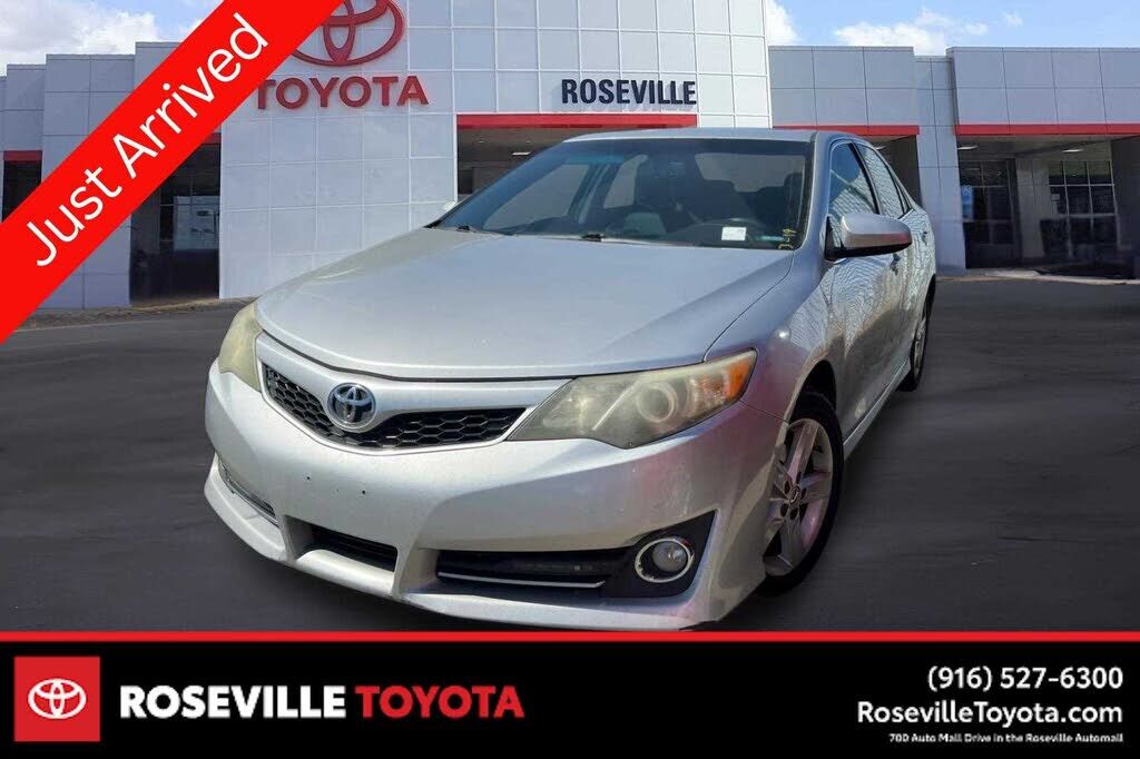 2013 TOYOTA Camry