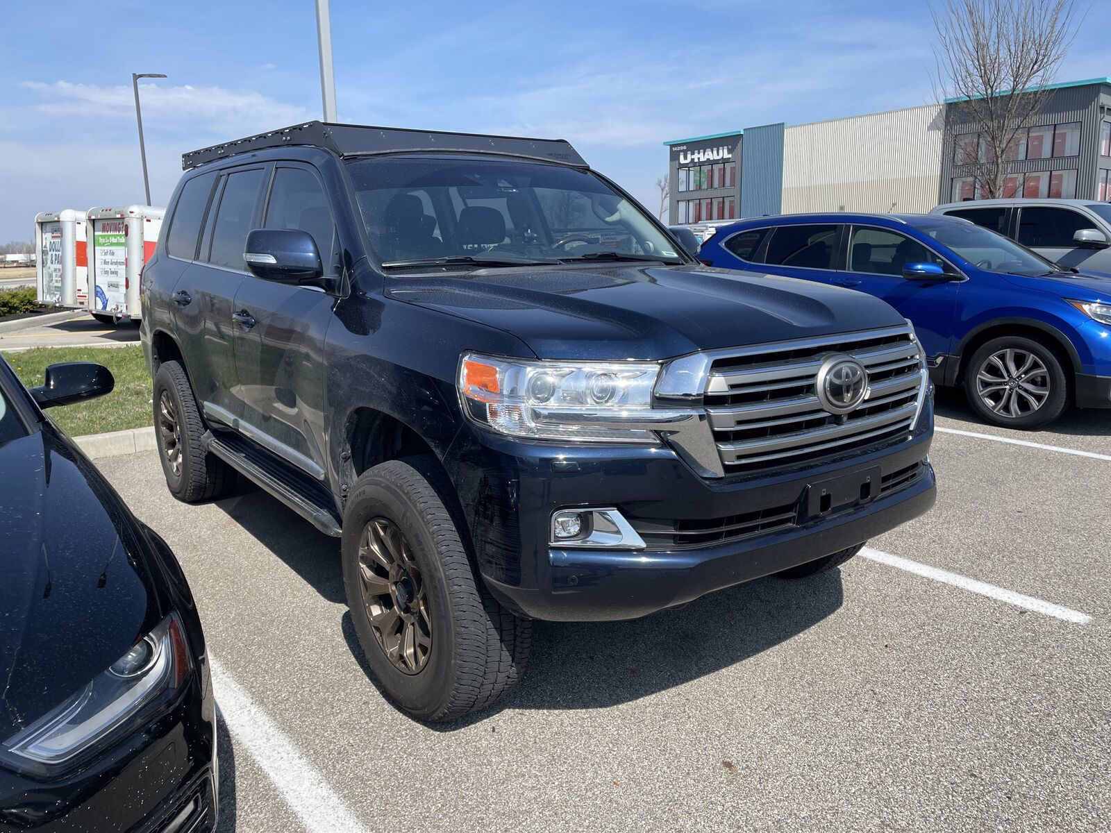 2017 TOYOTA Land Cruiser