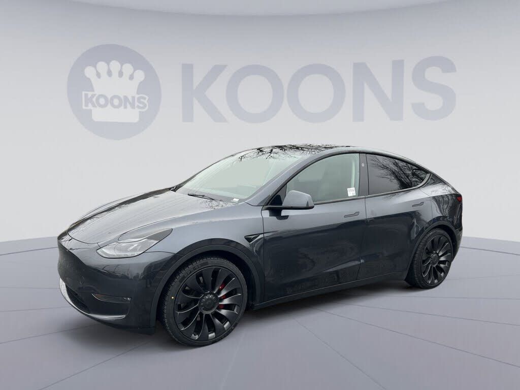 2024 TESLA Model Y
