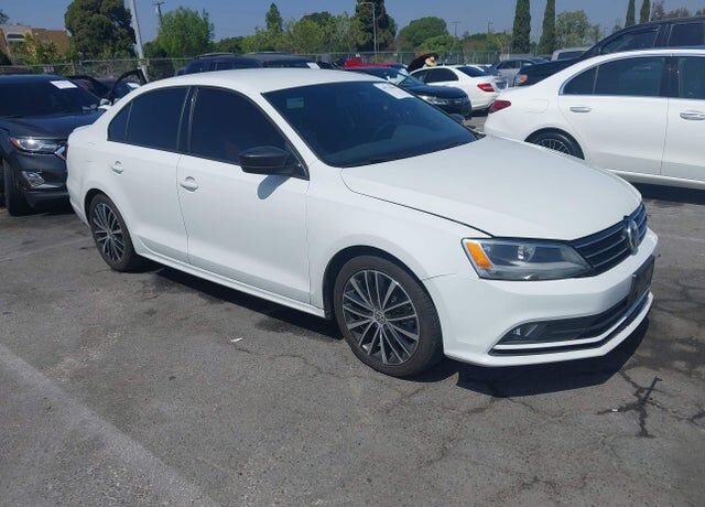 2016 VOLKSWAGEN Jetta