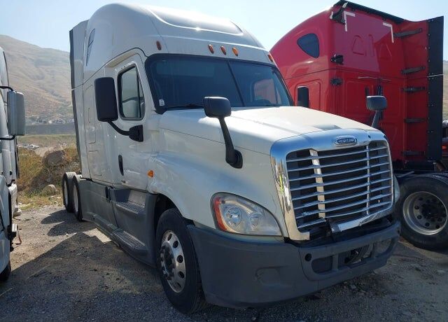2015 FREIGHTLINER Cascadia