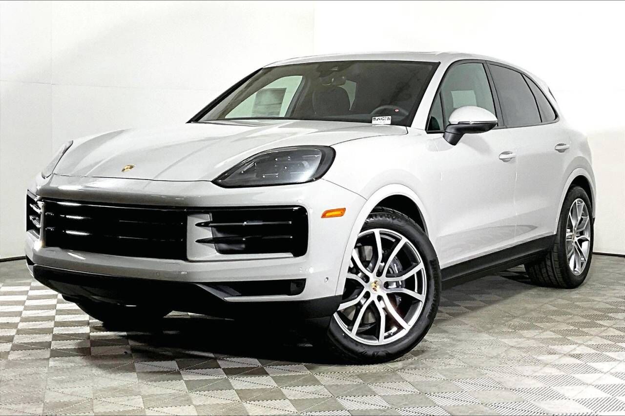 2025 PORSCHE Cayenne