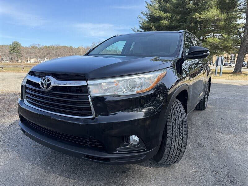 2016 TOYOTA Highlander
