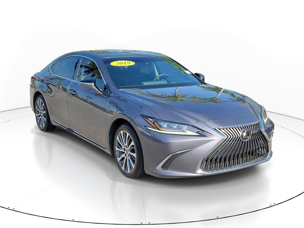 2019 LEXUS ES