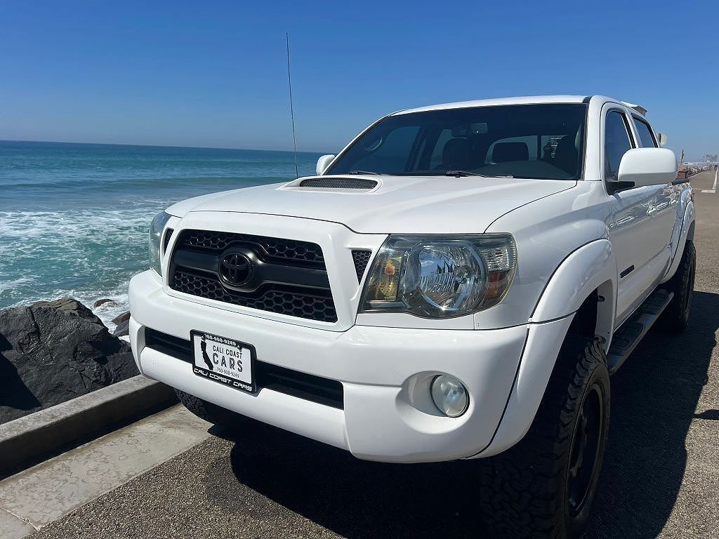 2011 TOYOTA Tacoma