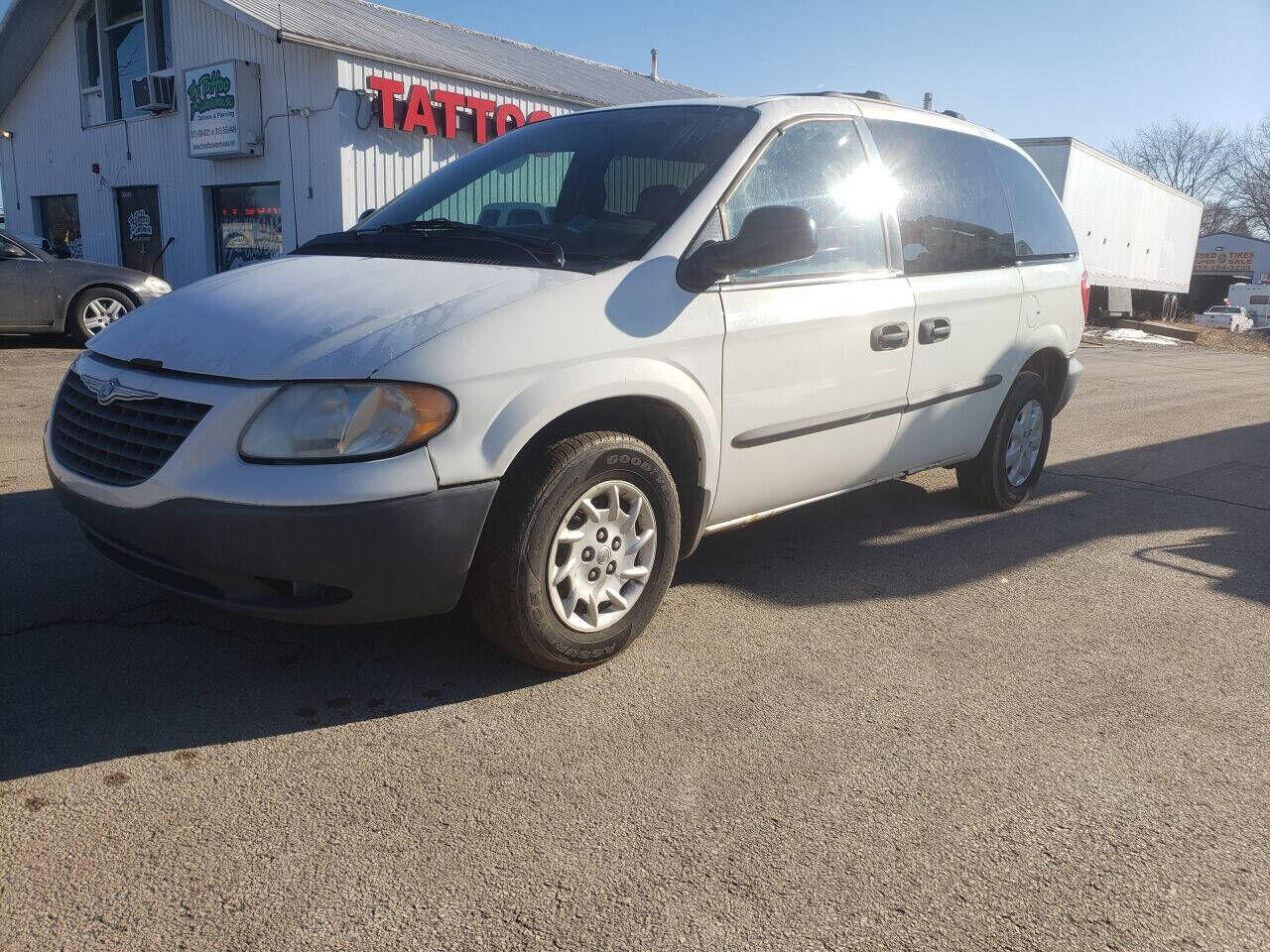 2002 CHRYSLER Voyager