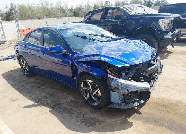 2022 HYUNDAI Elantra