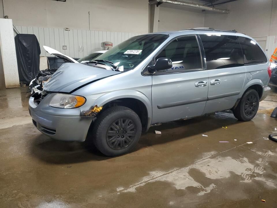 2005 CHRYSLER Town and Country