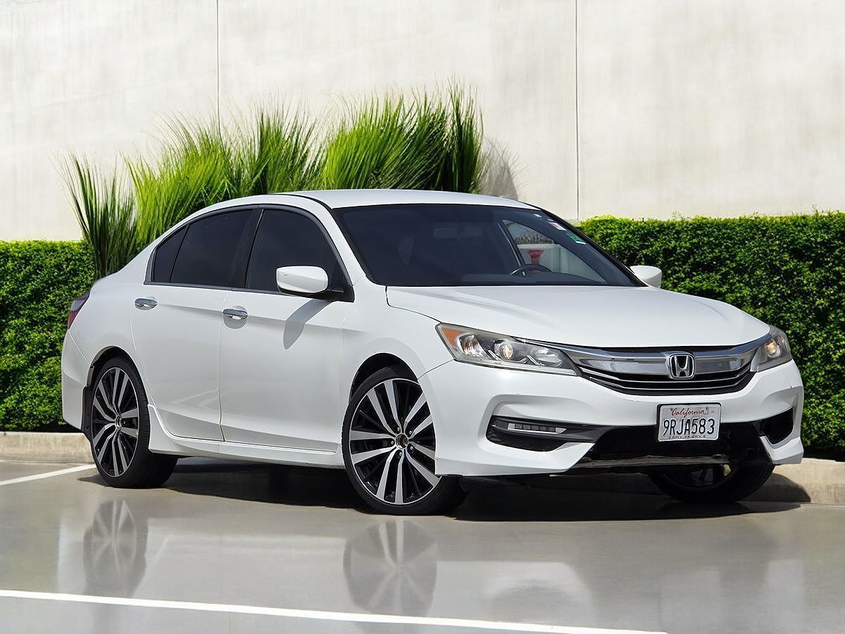 2017 HONDA Accord