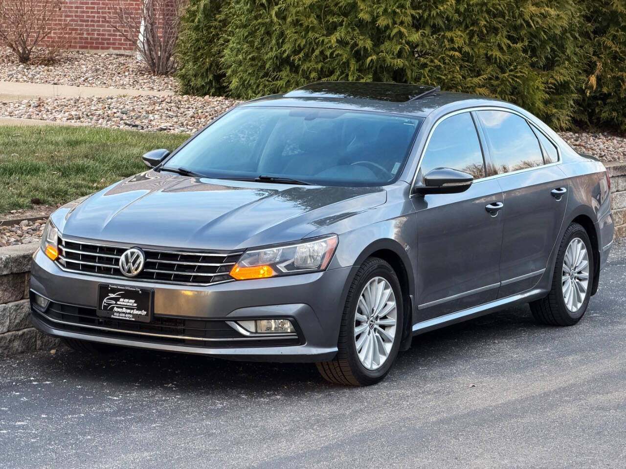 2016 VOLKSWAGEN Passat