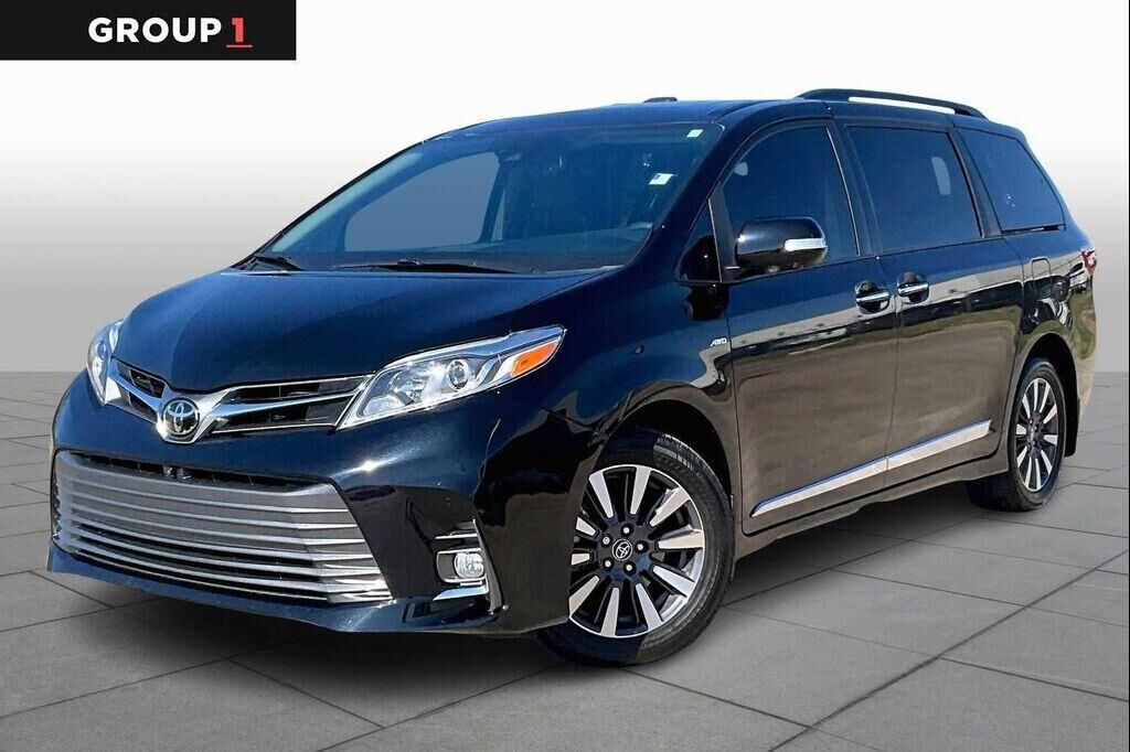 2018 TOYOTA Sienna