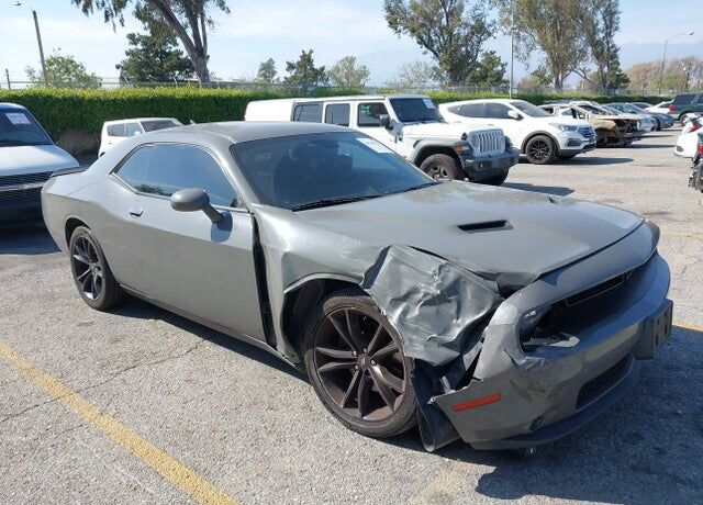 2017 DODGE Challenger