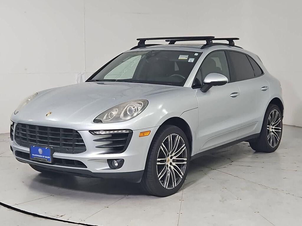 2017 PORSCHE Macan