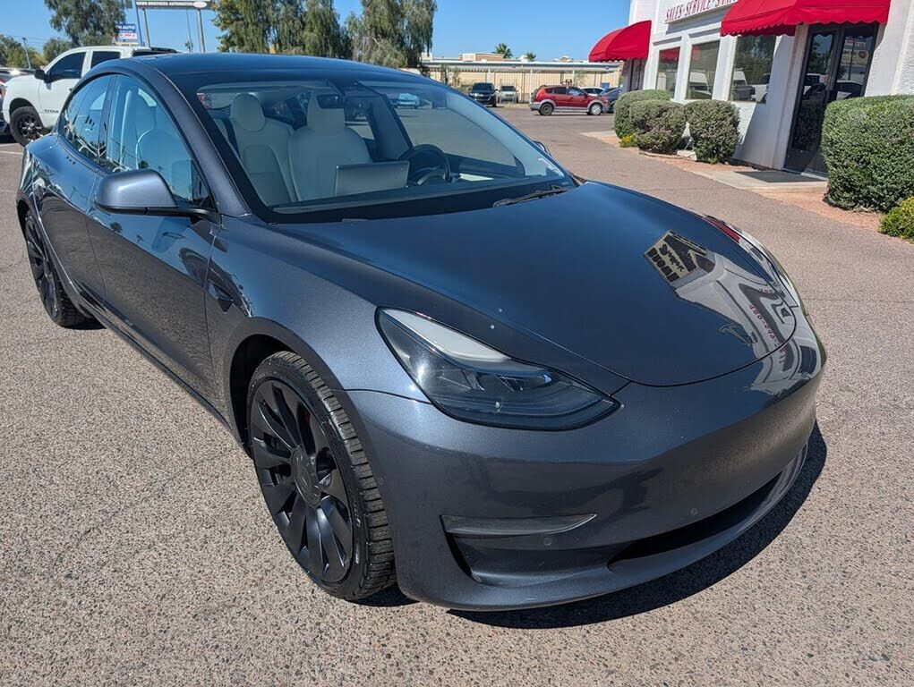2022 TESLA Model 3