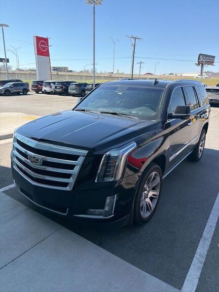 2017 CADILLAC Escalade
