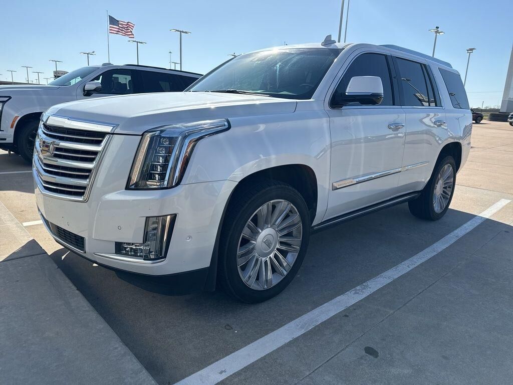 2017 CADILLAC Escalade