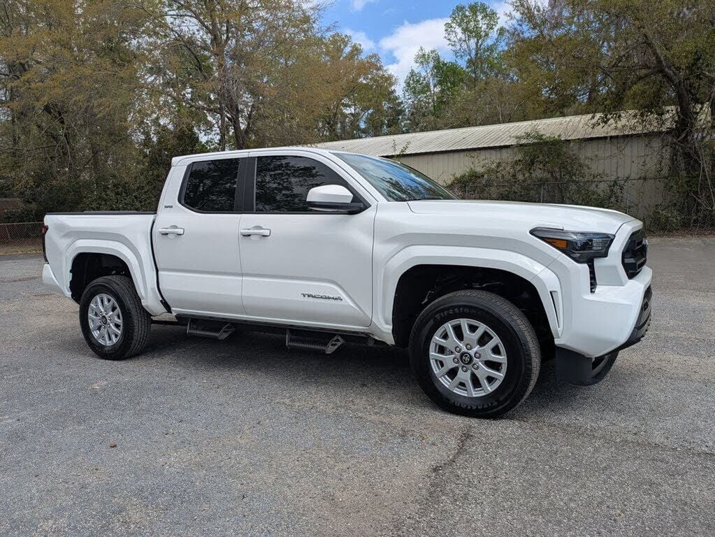 2024 TOYOTA Tacoma