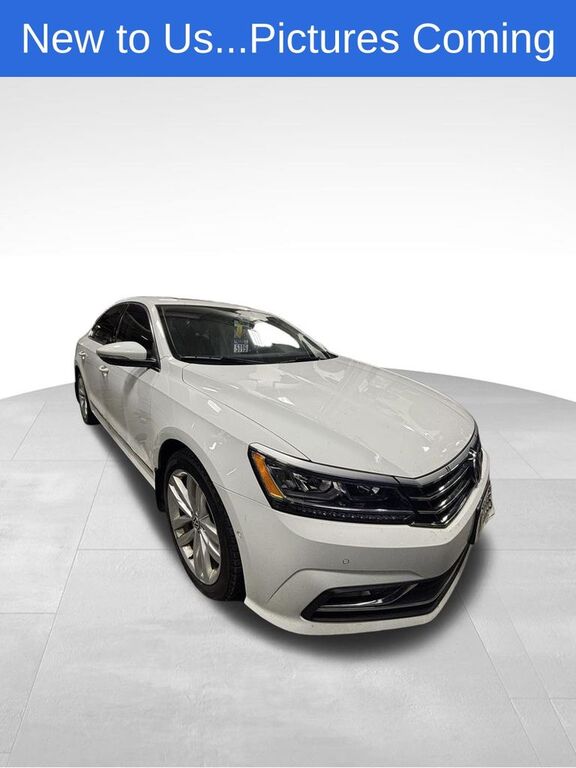 2018 VOLKSWAGEN Passat