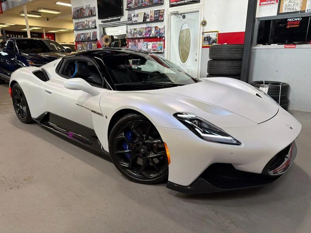2022 MASERATI MC20