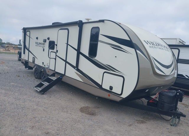 2022 FOREST RIVER Wildwood Laminated Towables