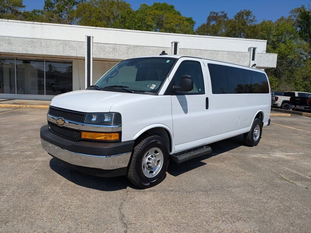 2023 CHEVROLET Express