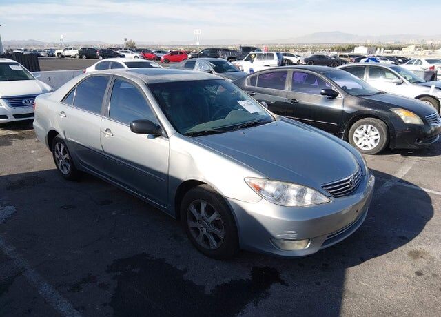 2005 TOYOTA Camry