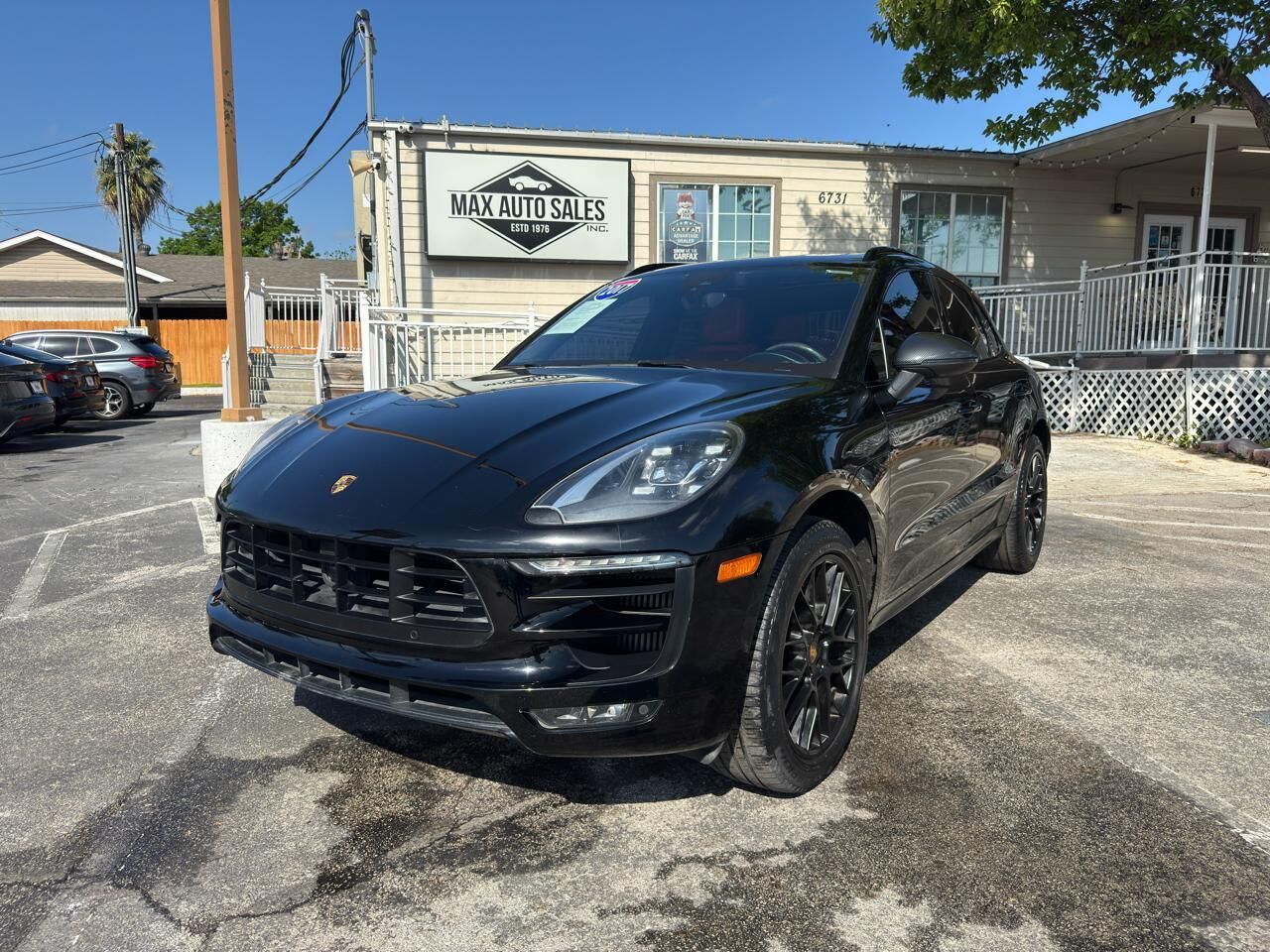 2017 PORSCHE Macan