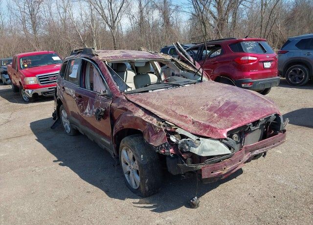 2011 SUBARU Outback