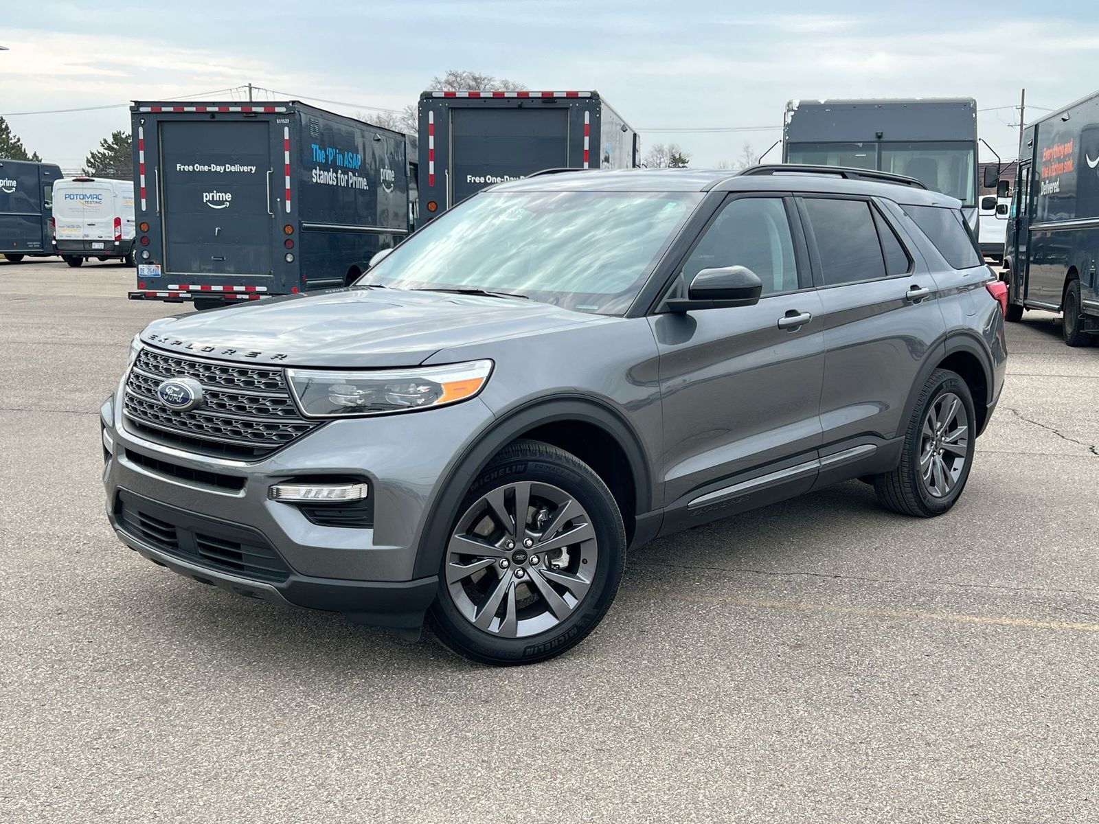 2024 FORD Explorer