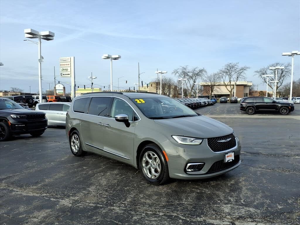 2023 CHRYSLER Pacifica