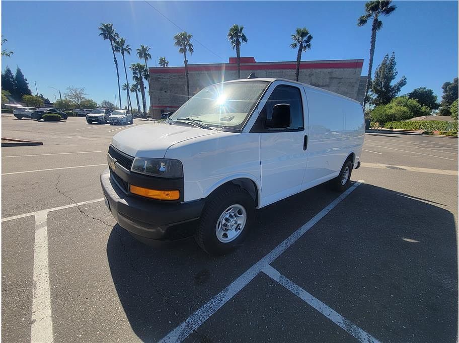2020 CHEVROLET Express