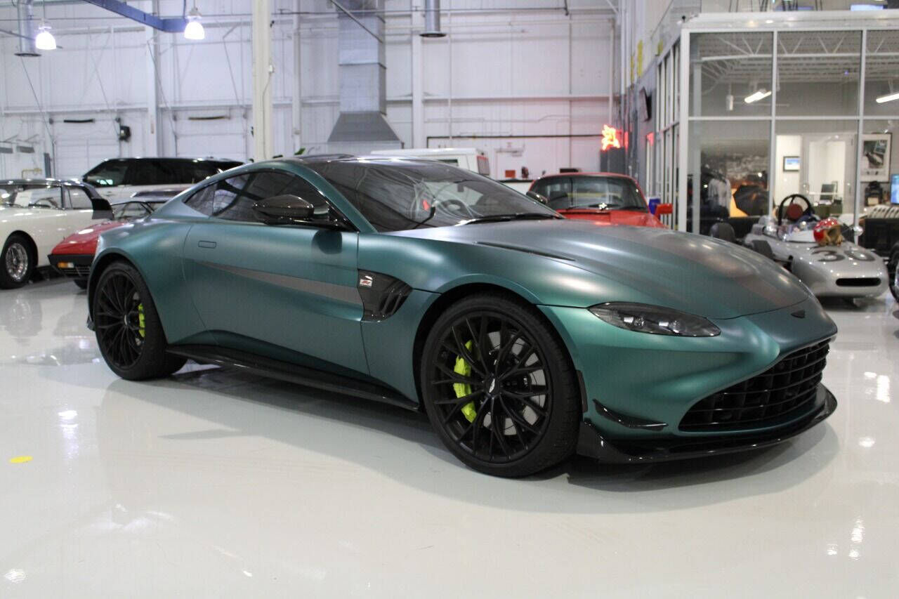 2022 ASTON MARTIN Vantage