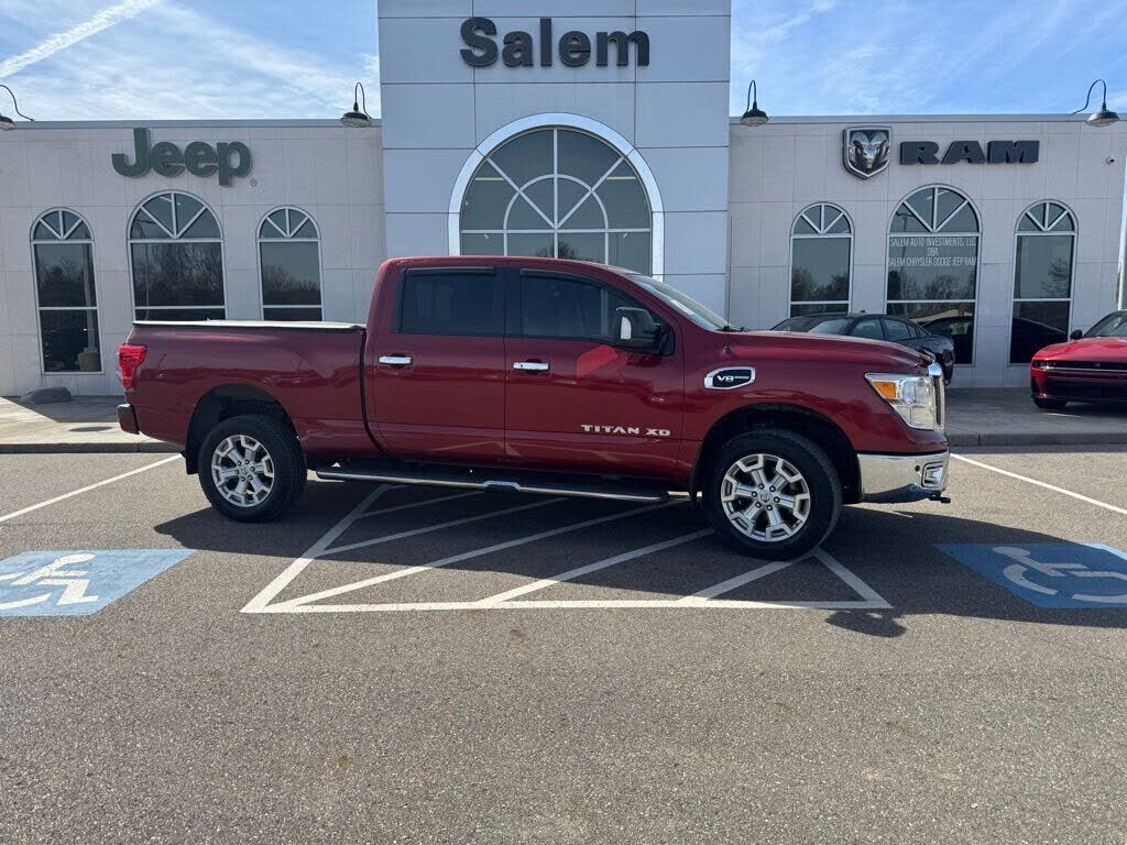 2017 NISSAN Titan