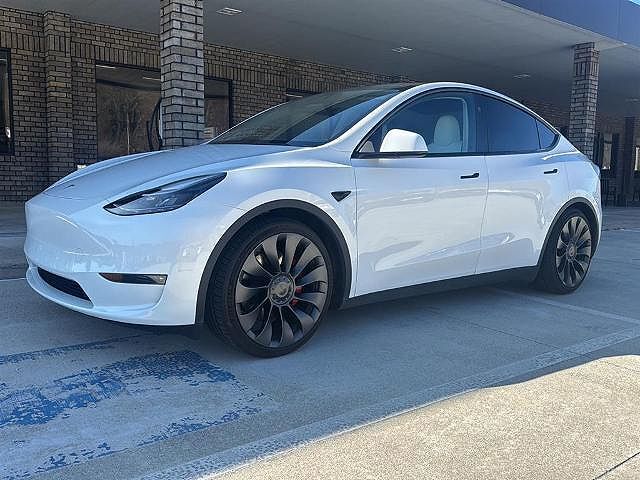 2024 TESLA Model Y