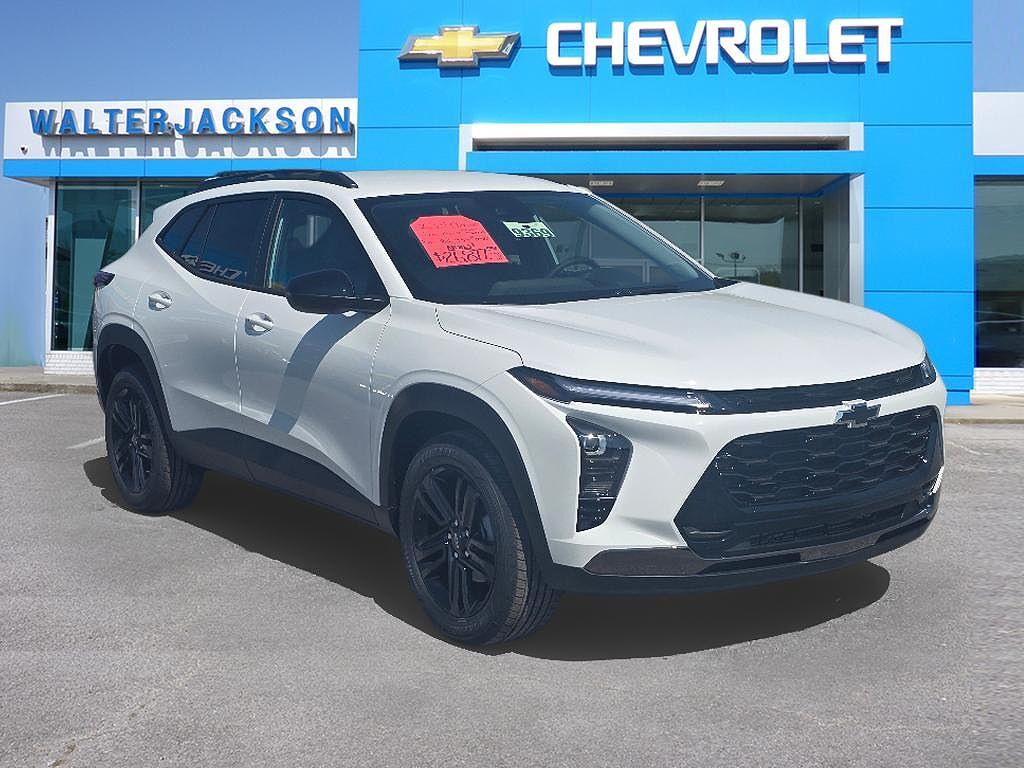 2025 CHEVROLET Trax