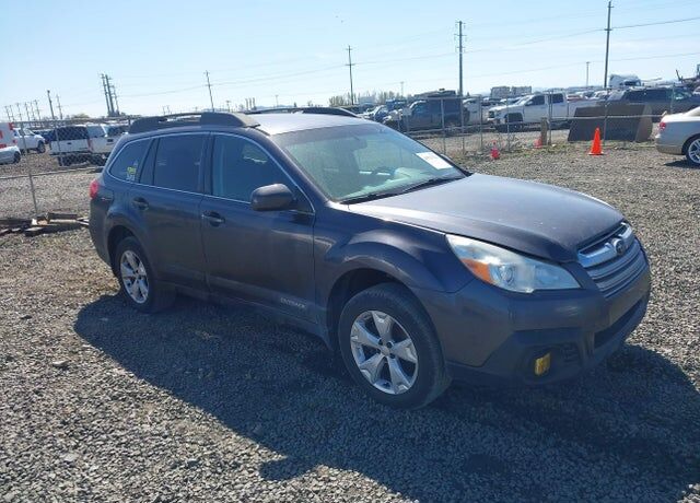 2013 SUBARU Outback