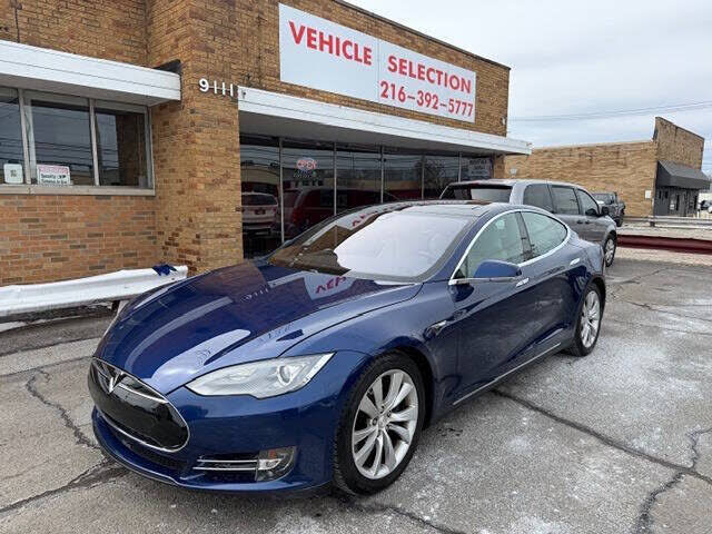 2015 TESLA Model S